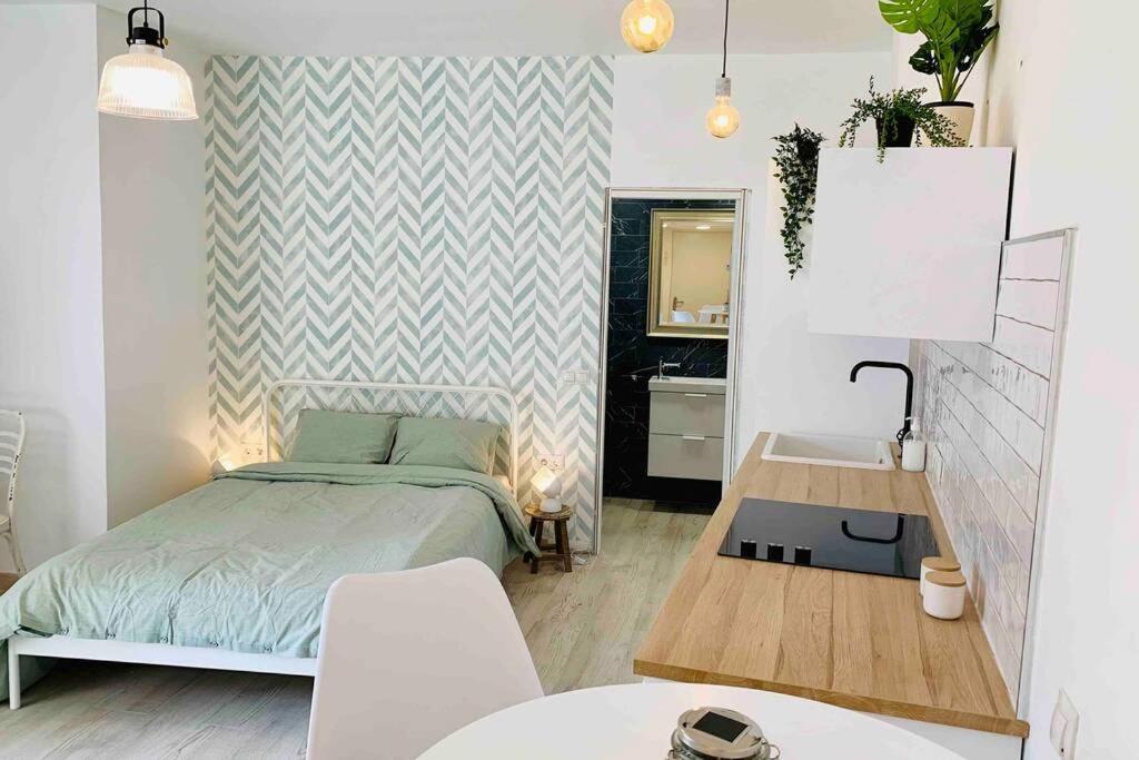 Roof Top Luxury City Center Apartment By Namaste Elite 토레몰리노스 외부 사진
